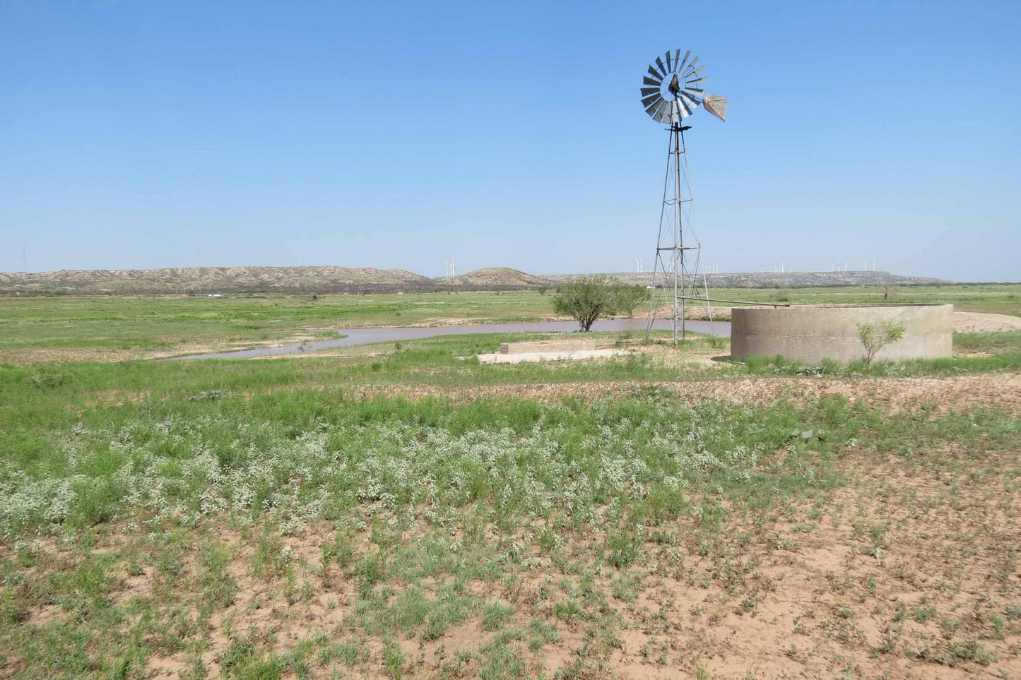 WINDMILL AND CONCRETE TANK IMAGE