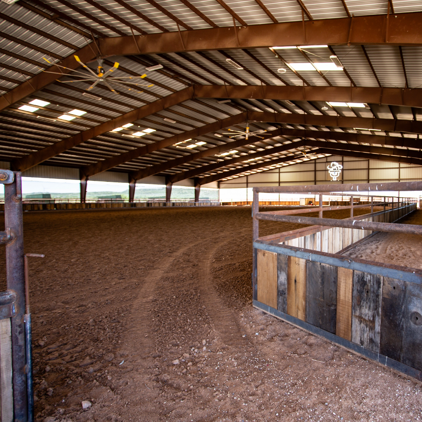 Lo Ranch Arena Arena & Saloon Gallery – Covered S Ranch