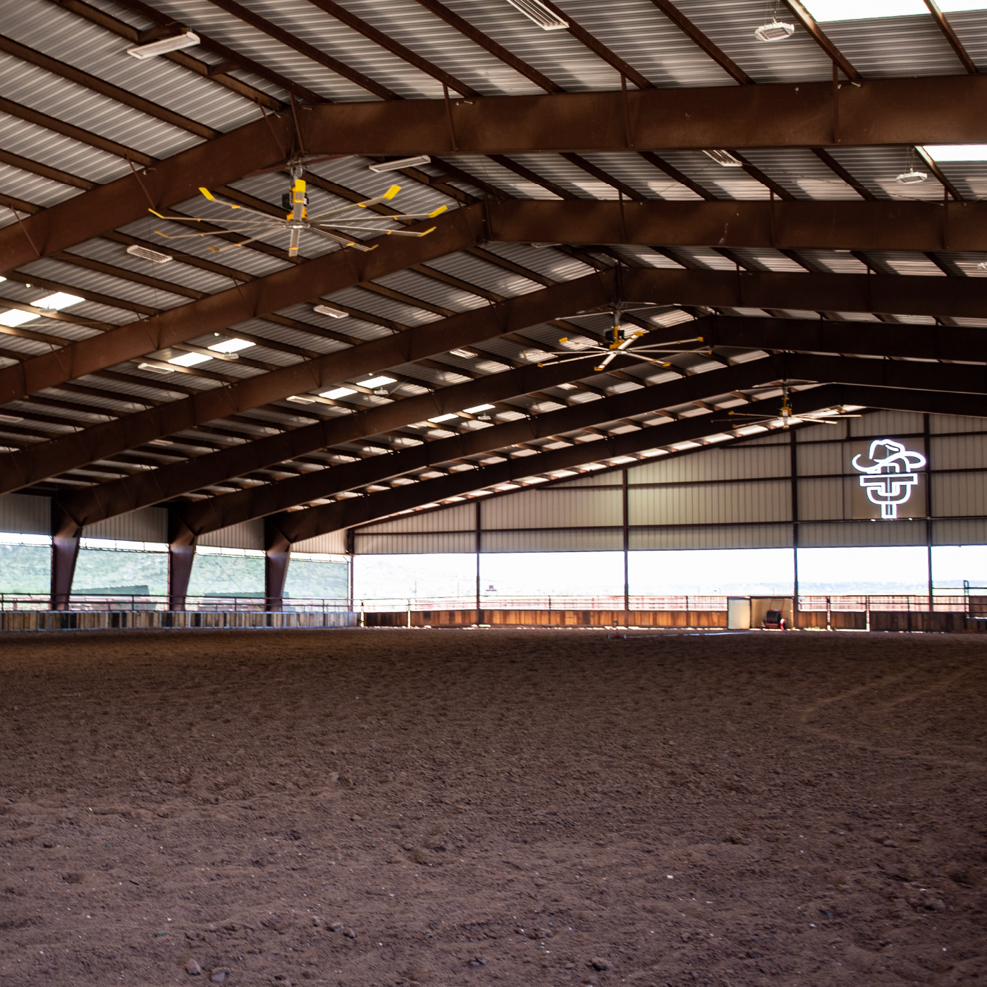 Lo Ranch Arena Arena & Saloon Gallery – Covered S Ranch