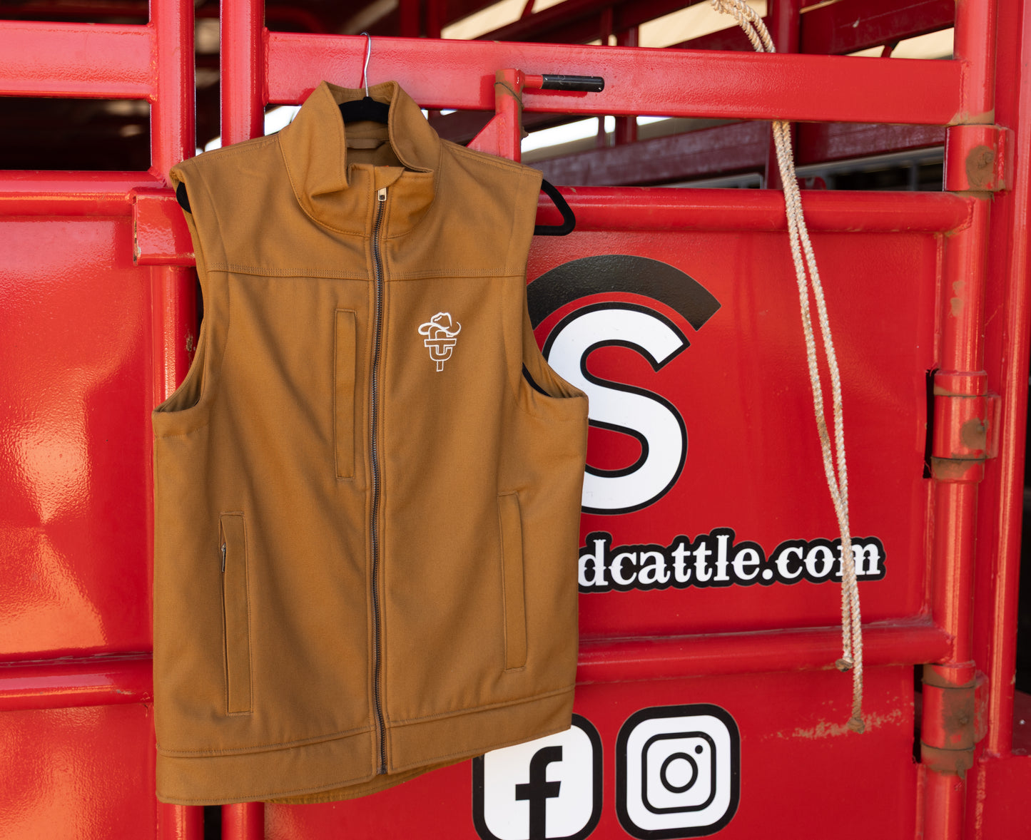 
                  
                    CT Land & Cattle Brown Canvas Ranch Adult Vest
                  
                